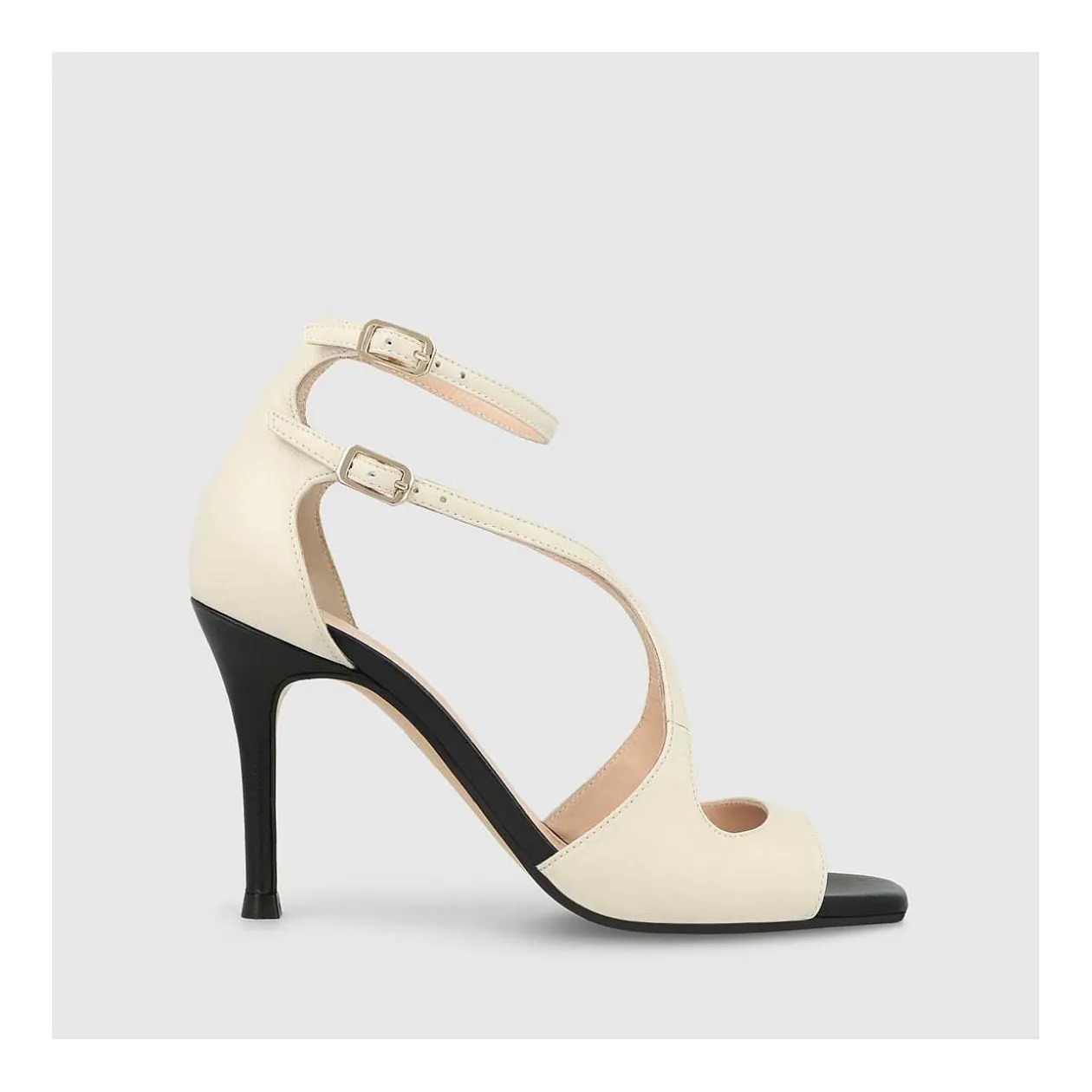 sandalias_blancas_sasue_0.webp Outlet Sandalias Blancas Sasue Mujer Sandalias
