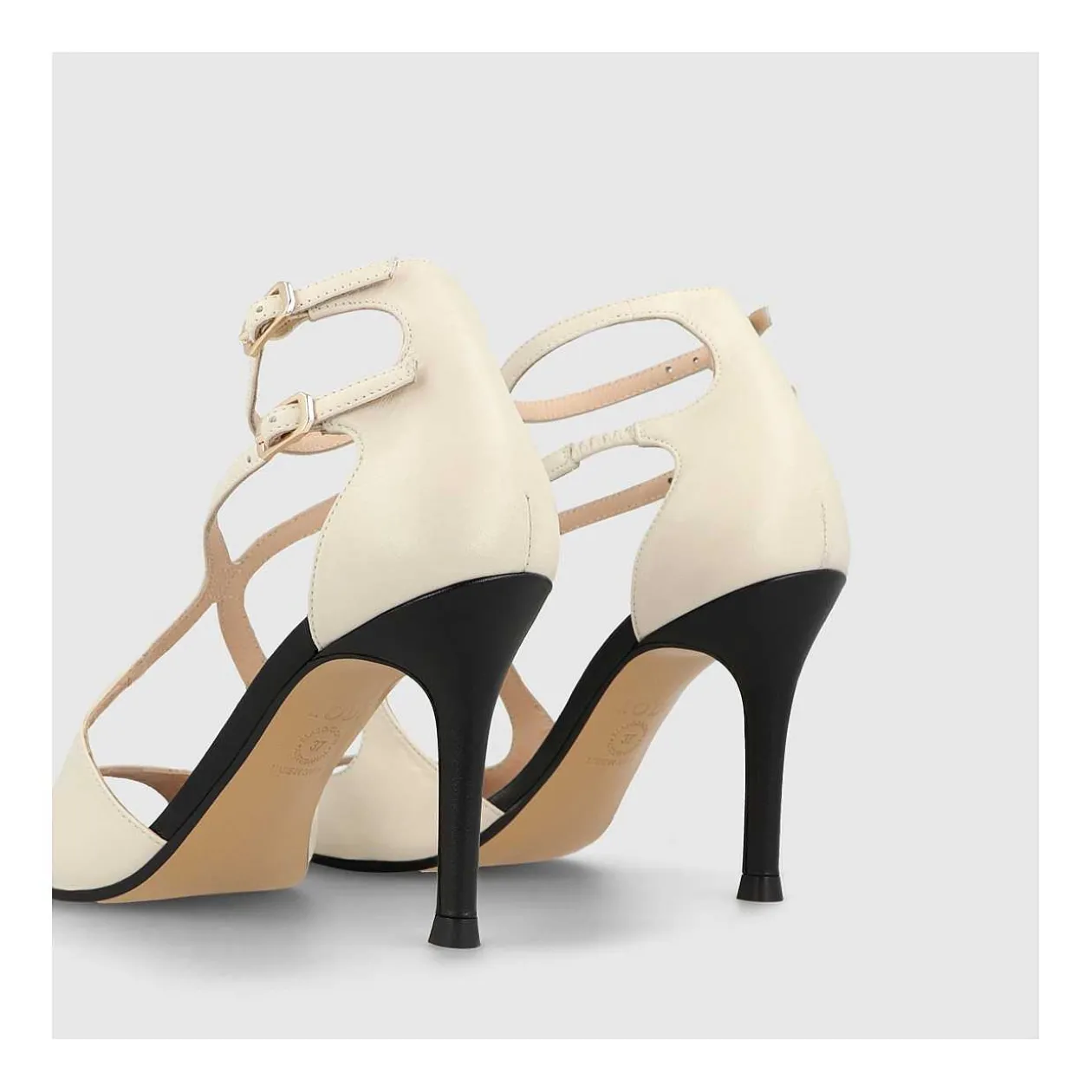 sandalias_blancas_sasue_2.webp Outlet Sandalias Blancas Sasue Mujer Sandalias