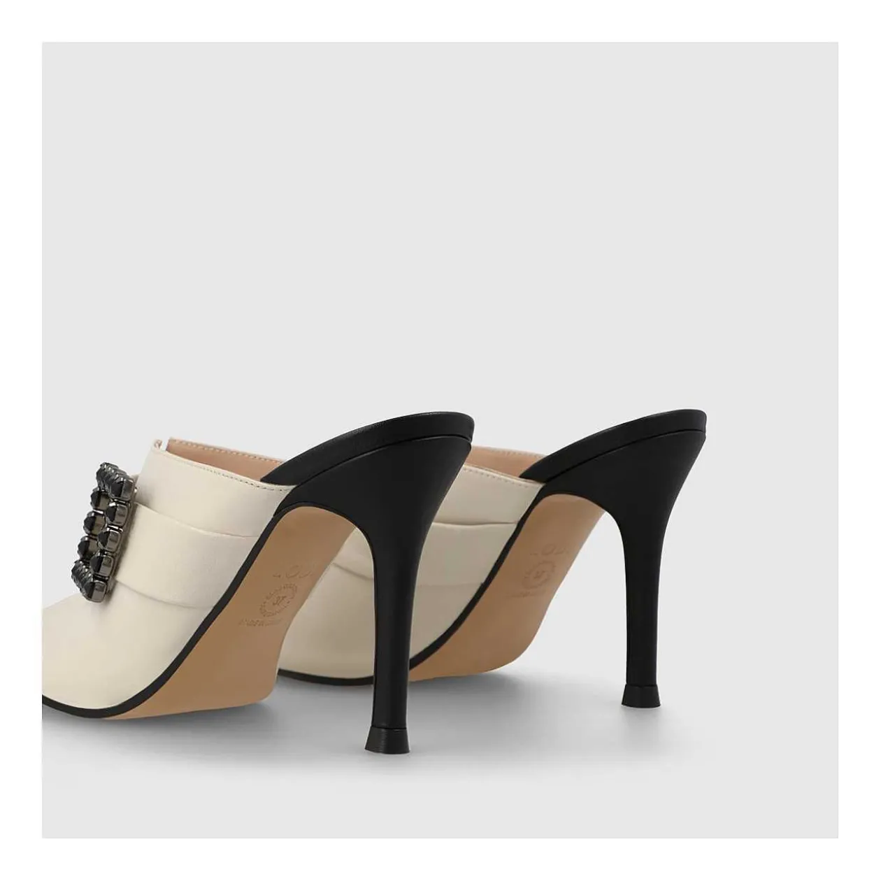 sandalias_blancas_sinusu_1.webp Cheap Sandalias Blancas Sinusu Mujer Sandalias