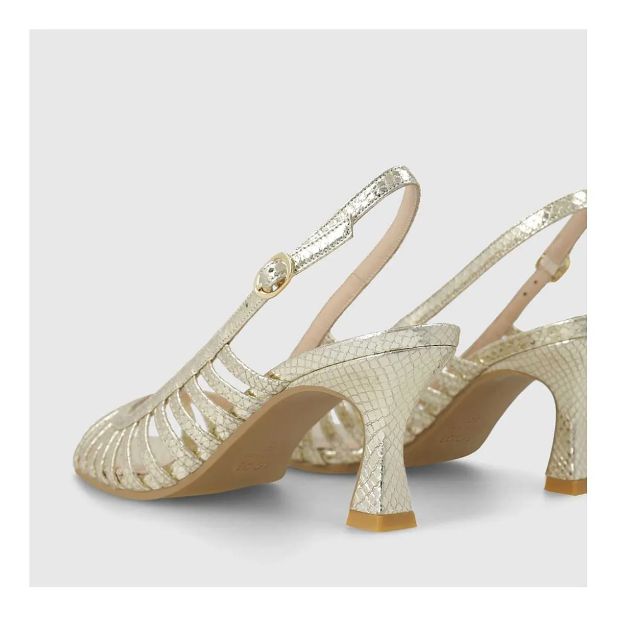 sandalias_doradas_larin_2.webp Discount Sandalias Doradas Larin Mujer Sandalias
