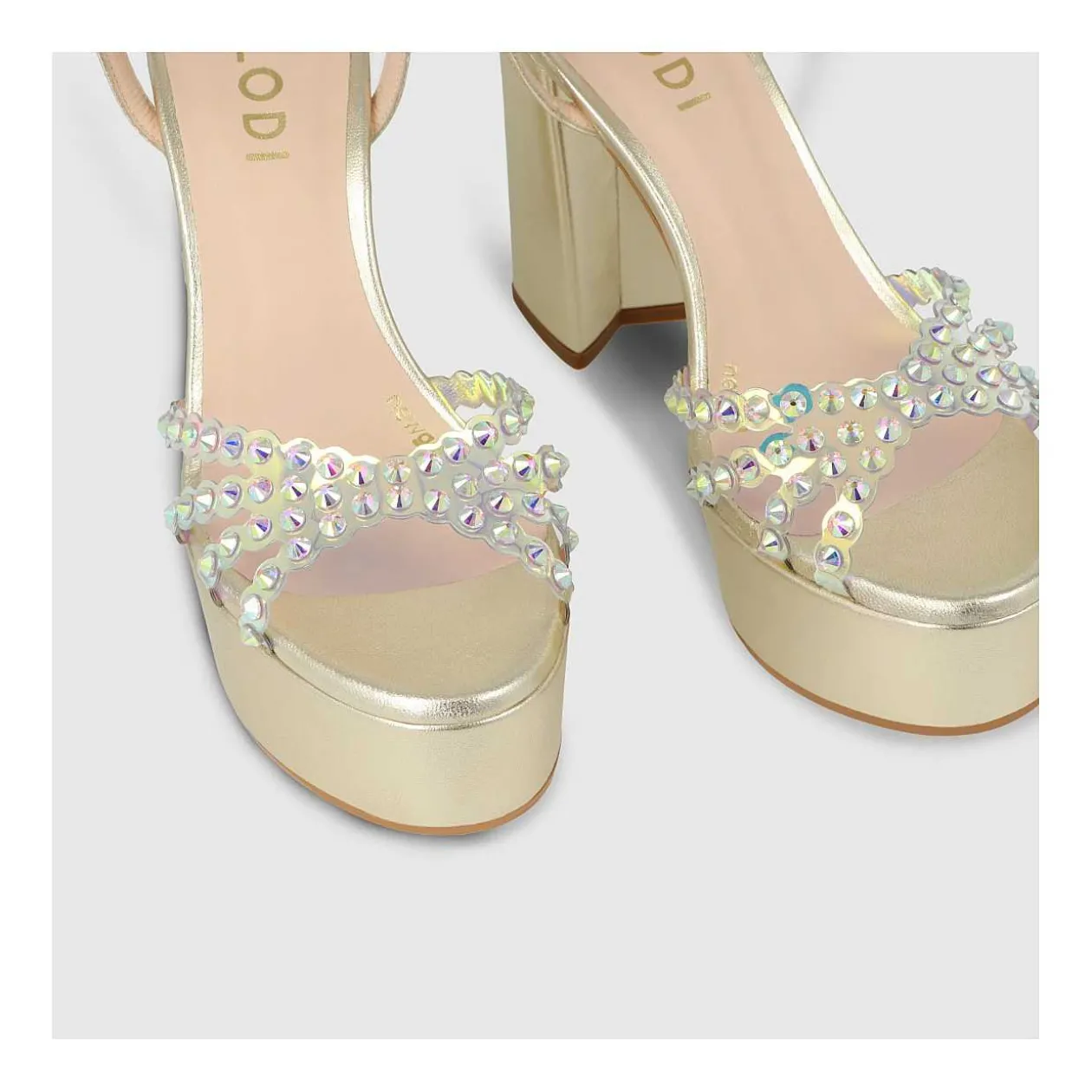 sandalias_doradas_tarnis_3.webp Store Sandalias Doradas Tarnis Mujer Sandalias